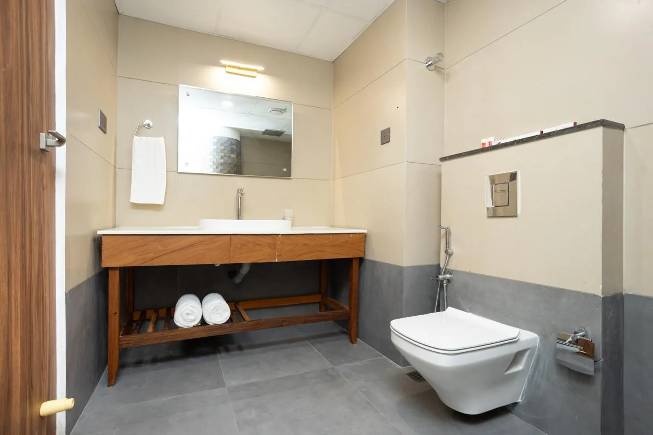 Premium private bathroom at Hotel Explora Calicut